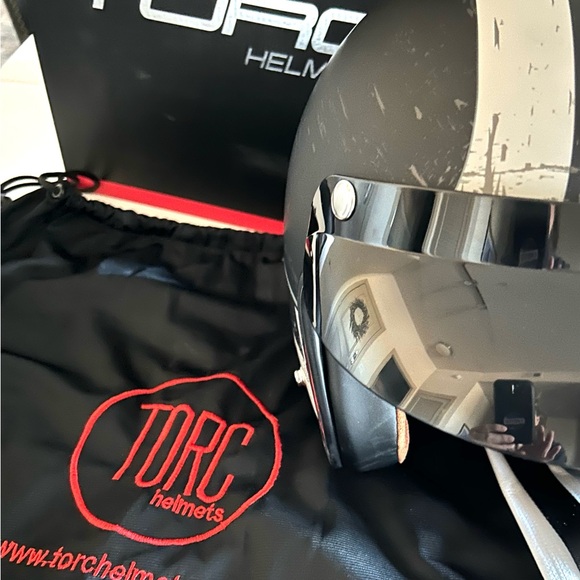 HELMET DEL MAR CHAMP NEW IN BOX
SIZE SMALL - Picture 7 of 11